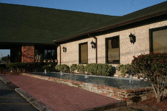 Quail Run Lodge Savannah Exterior photo